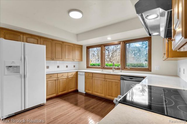 26311 W 14 Mile Road, Franklin, MI 48025