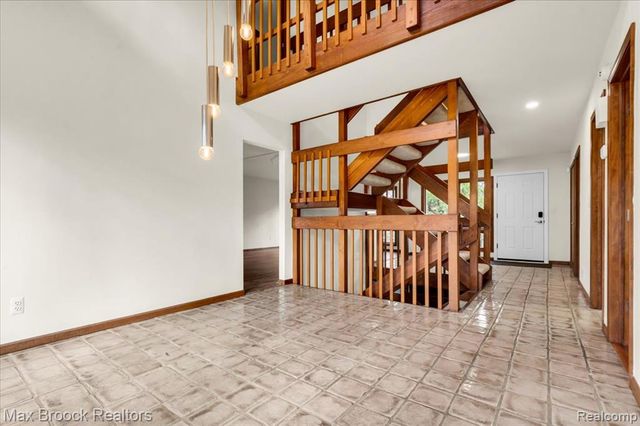 26311 W 14 Mile Road, Franklin, MI 48025