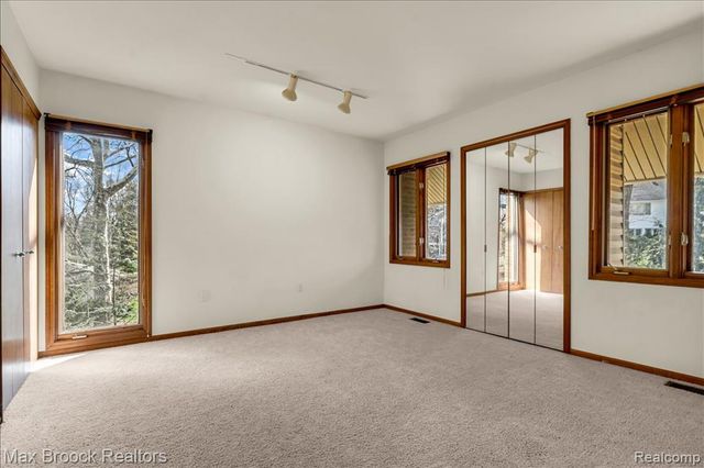 26311 W 14 Mile Road, Franklin, MI 48025