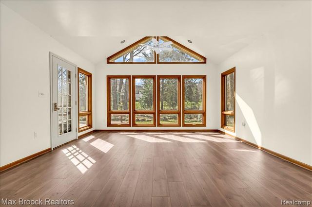 26311 W 14 Mile Road, Franklin, MI 48025