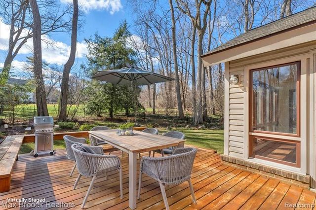 26311 W 14 Mile Road, Franklin, MI 48025