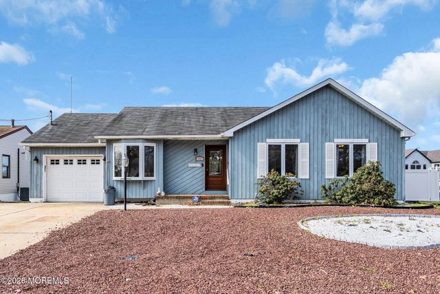 11 Parkers Point Boulevard, Forked River, NJ 08731