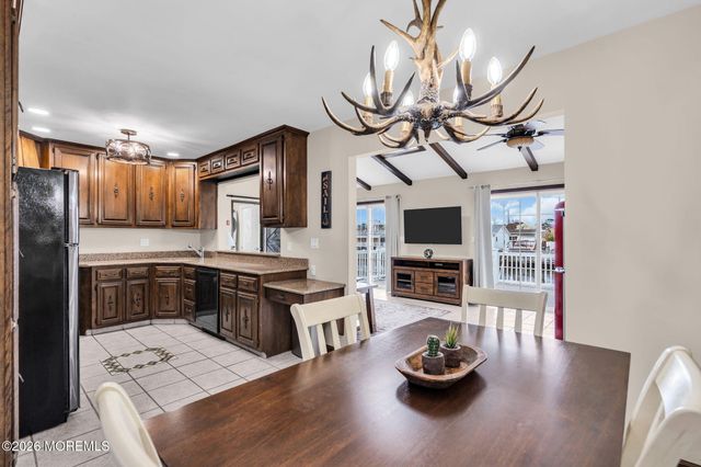 11 Parkers Point Boulevard, Forked River, NJ 08731