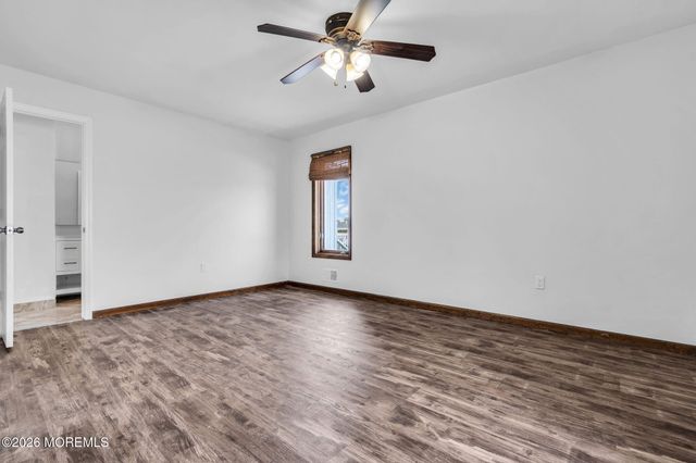 11 Parkers Point Boulevard, Forked River, NJ 08731