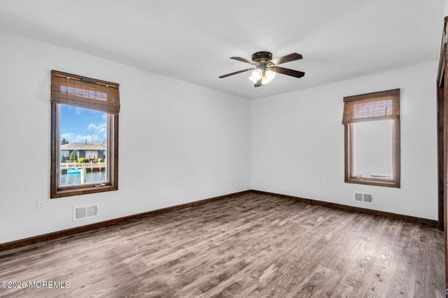 11 Parkers Point Boulevard, Forked River, NJ 08731