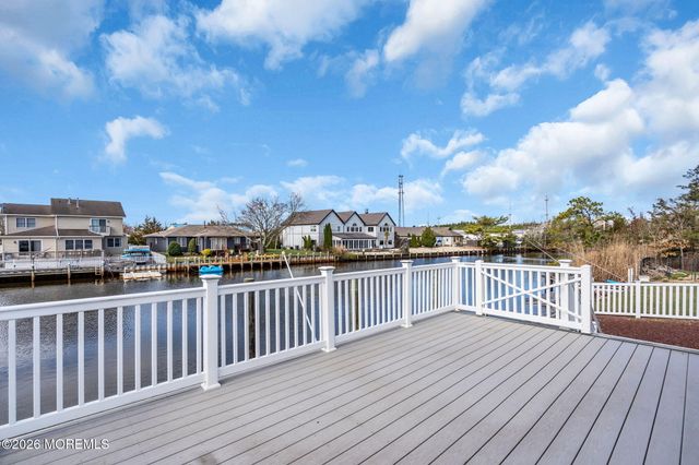 11 Parkers Point Boulevard, Forked River, NJ 08731