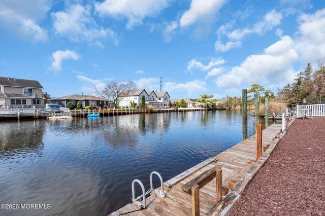 11 Parkers Point Boulevard, Forked River, NJ 08731