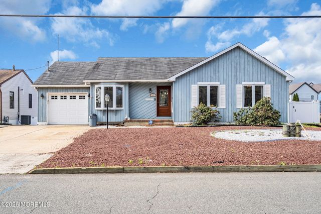 11 Parkers Point Boulevard, Forked River, NJ 08731