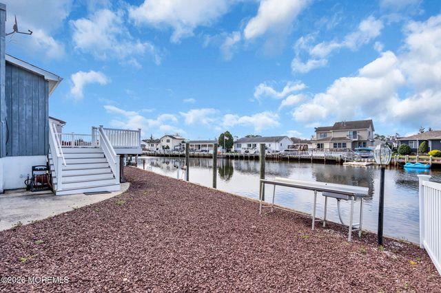 11 Parkers Point Boulevard, Forked River, NJ 08731