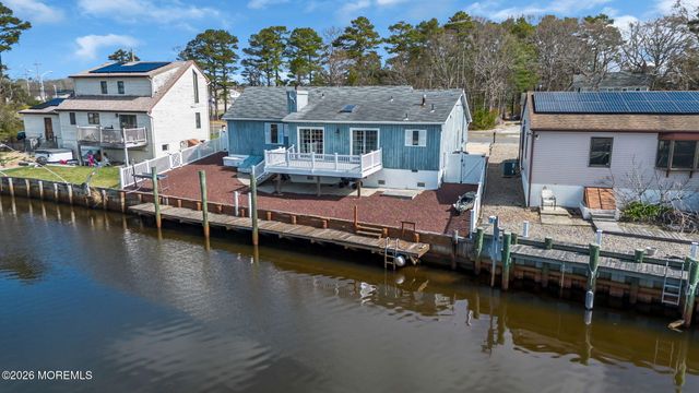 11 Parkers Point Boulevard, Forked River, NJ 08731