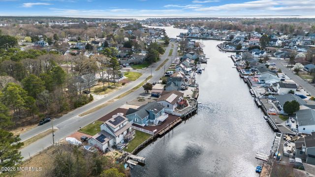 11 Parkers Point Boulevard, Forked River, NJ 08731