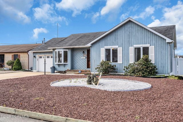 11 Parkers Point Boulevard, Forked River, NJ 08731