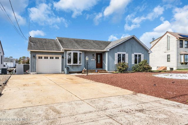 11 Parkers Point Boulevard, Forked River, NJ 08731