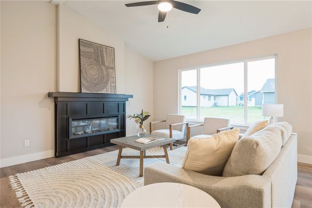 6177 Glenwood Drive, Marion, IA 52302