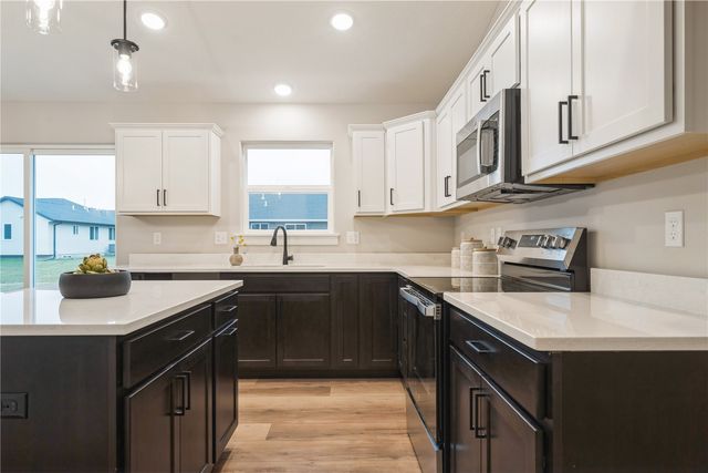 6177 Glenwood Drive, Marion, IA 52302