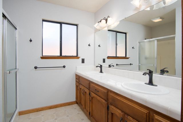 209 S Atwood Court, Visalia, CA 93291