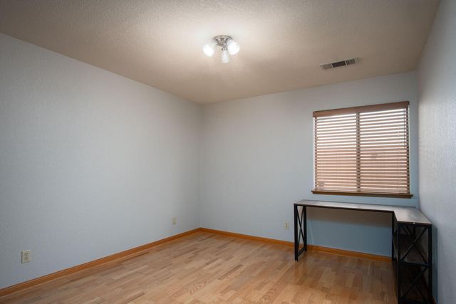 209 S Atwood Court, Visalia, CA 93291