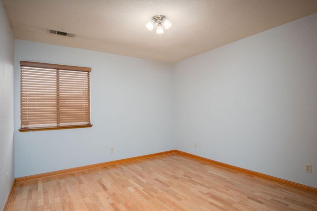 209 S Atwood Court, Visalia, CA 93291