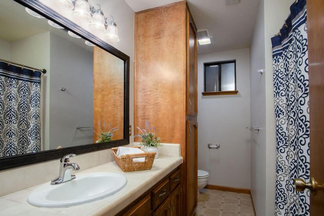 209 S Atwood Court, Visalia, CA 93291