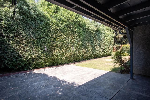 209 S Atwood Court, Visalia, CA 93291