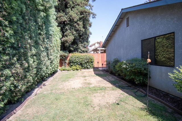 209 S Atwood Court, Visalia, CA 93291