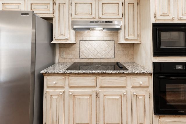 811 Ashford Court, Tyler, TX 75703