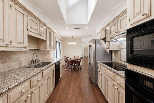 811 Ashford Court, Tyler, TX 75703