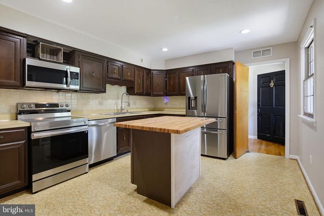 25509 JONNIE CT, Gaithersburg, MD 20882