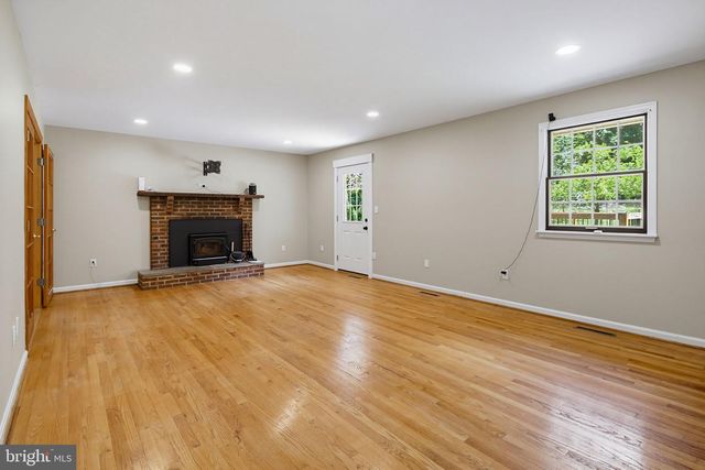 25509 JONNIE CT, Gaithersburg, MD 20882