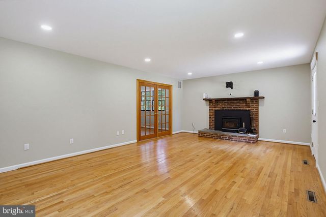 25509 JONNIE CT, Gaithersburg, MD 20882