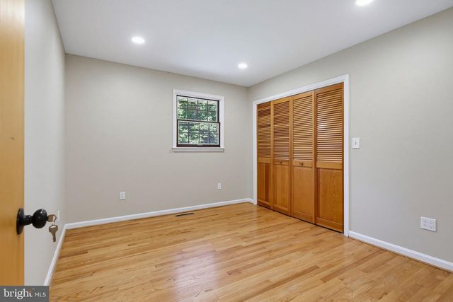 25509 JONNIE CT, Gaithersburg, MD 20882