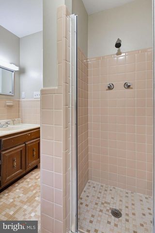 25509 JONNIE CT, Gaithersburg, MD 20882