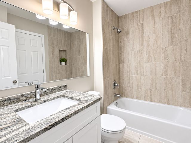 800 STANFORD Lane 800, Carol Stream, IL 60188