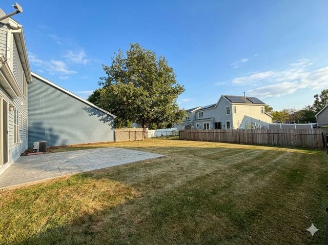 800 STANFORD Lane 800, Carol Stream, IL 60188