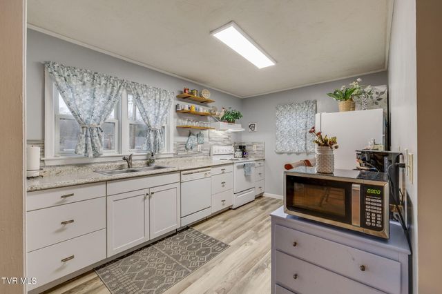 1326 Valley Drive, Bristol, TN 37620