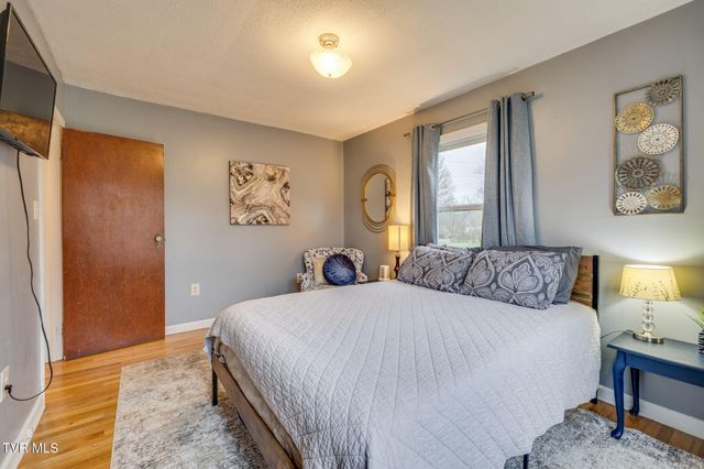 1326 Valley Drive, Bristol, TN 37620