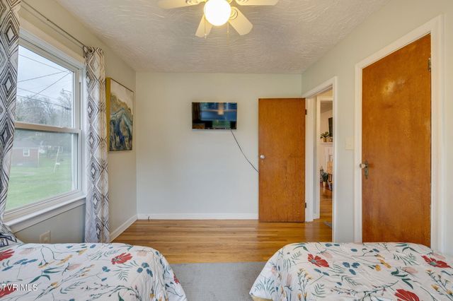 1326 Valley Drive, Bristol, TN 37620