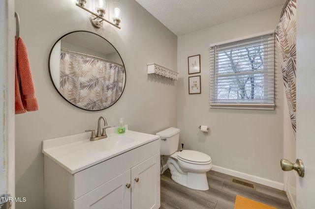 1326 Valley Drive, Bristol, TN 37620