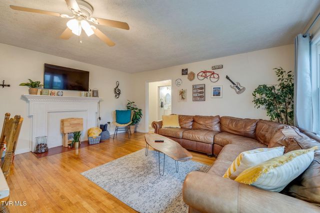 1326 Valley Drive, Bristol, TN 37620