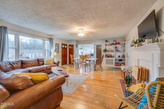 1326 Valley Drive, Bristol, TN 37620