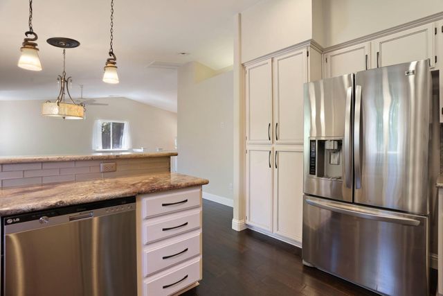 512 Mockingbird Dr, Lodi, CA 95240
