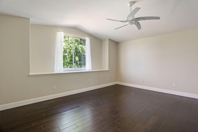 512 Mockingbird Dr, Lodi, CA 95240
