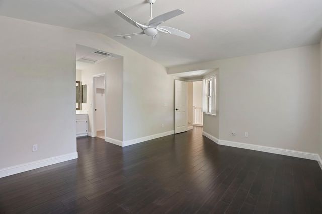 512 Mockingbird Dr, Lodi, CA 95240