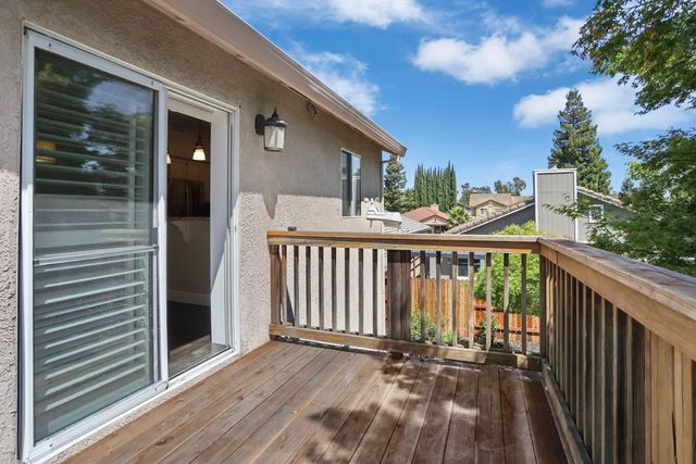 512 Mockingbird Dr, Lodi, CA 95240