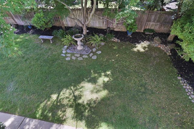 512 Mockingbird Dr, Lodi, CA 95240