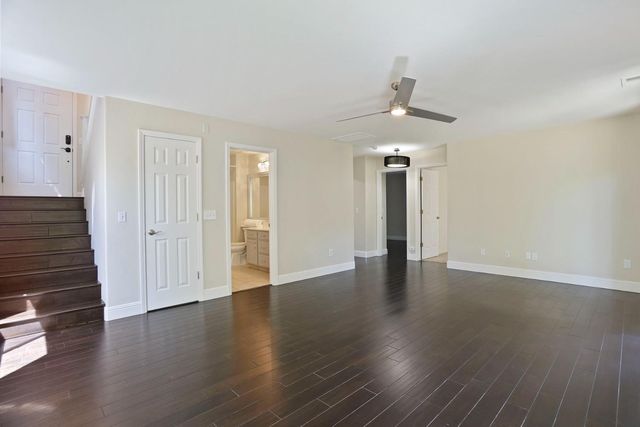 512 Mockingbird Dr, Lodi, CA 95240