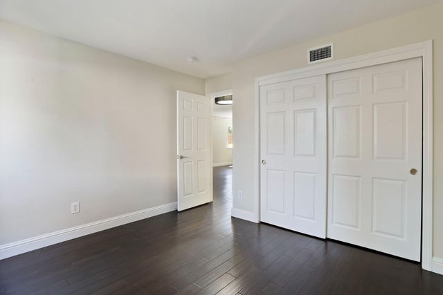 512 Mockingbird Dr, Lodi, CA 95240