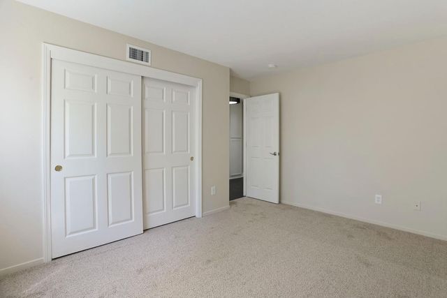 512 Mockingbird Dr, Lodi, CA 95240