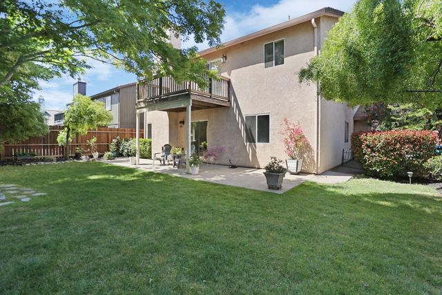 512 Mockingbird Dr, Lodi, CA 95240