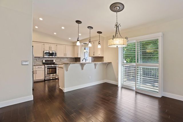 512 Mockingbird Dr, Lodi, CA 95240